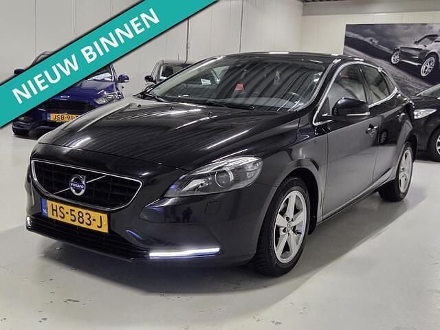 Zwart Gebruikt 2015 Volvo V40 Business Edition Hatchback | € 6.250 (Eerlijke prijs) - Afbeelding 1/4