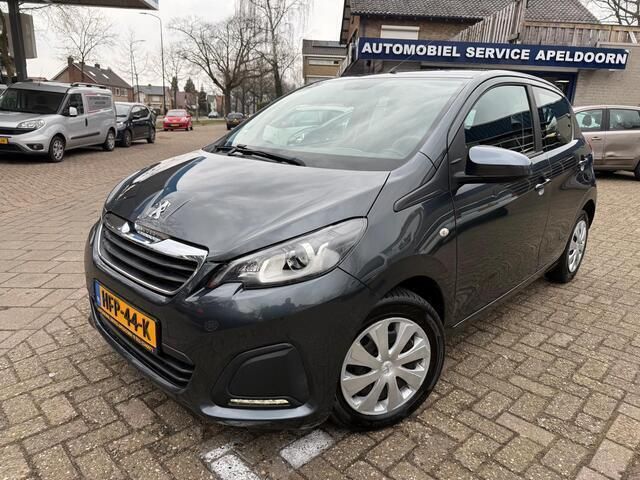 Grijs, metallic lak Gebruikt 2017 Peugeot 108 Active Hatchback | € 7.450 (Iets duurder) - Afbeelding 1/4