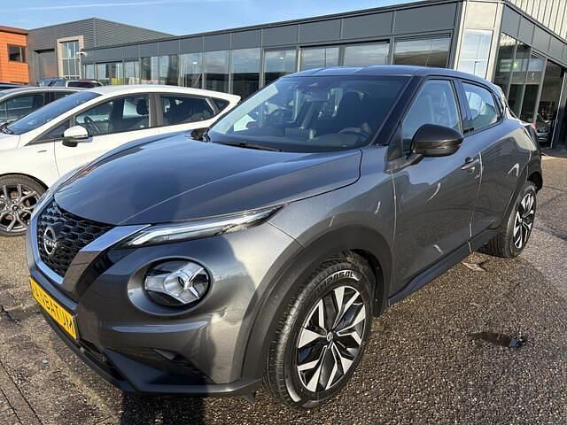 Grijs (metallic) Occasion 2023 Nissan Juke SUV | € 19.950 (Eerlijke prijs) - Afbeelding 1/4