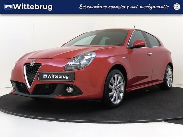 Occasion Alfa Romeo Giulietta Super 170 PK (125 kW) 2016 Rood Hatchback
