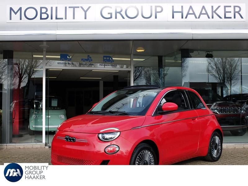 Rood Nieuw 2025 Fiat 500C Cabriolet | € 32.400 - Afbeelding 1/4