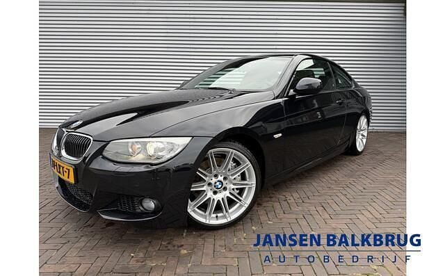 Zwart Gebruikt 2010 BMW 335 Sport Line Coupé | € 19.985 (Eerlijke prijs) - Afbeelding 1/4