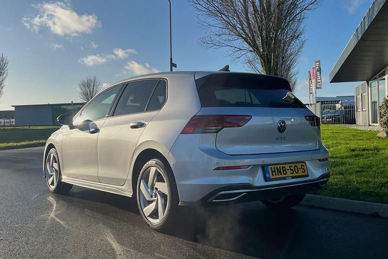 Occasion VW Golf VIII GTE 245 PK (180 kW) 2022 Zilver Hatchback