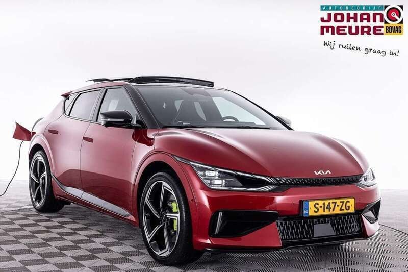 Rood, metallic lak Gebruikt 2023 Kia EV6 4 SUV | € 43.900 (Eerlijke prijs) - Afbeelding 1/4