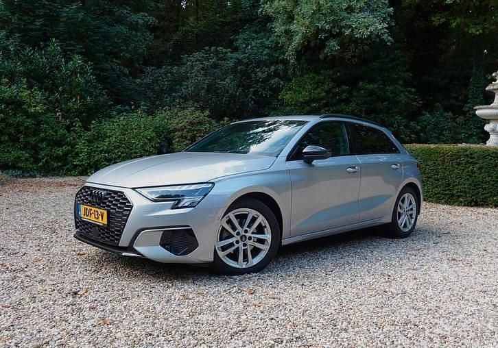 Gebruikt 2023 Audi A3 Black Edition | € 29.450 (Super prijs) - Afbeelding 1/4