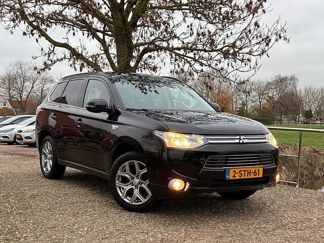 Zwart Gebruikt 2013 Mitsubishi Outlander Instyle SUV | € 12.975 (Eerlijke prijs) - Afbeelding 1/4