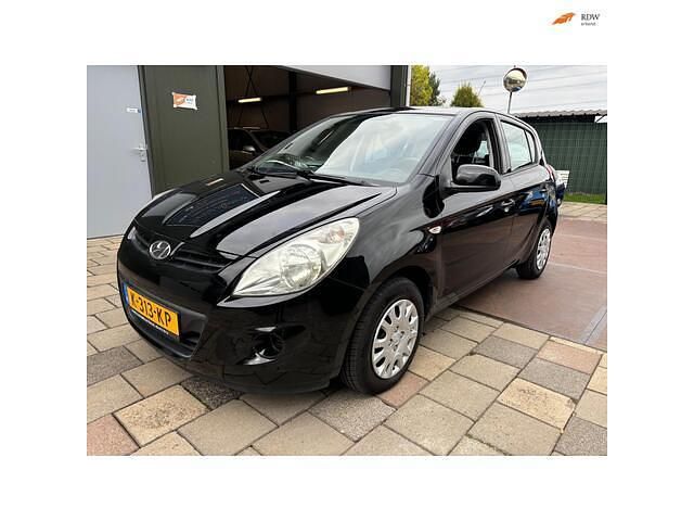 Zwart Gebruikt 2011 Hyundai i20 Hatchback | € 2.950 (Eerlijke prijs) - Afbeelding 1/4