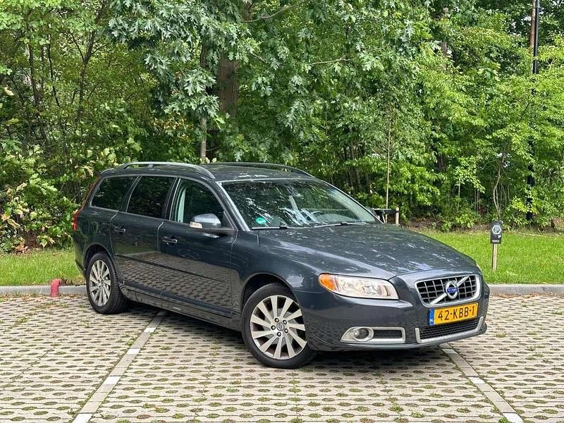 Grijs Gebruikt 2009 Volvo V70 Stationwagen | € 3.999 (Super prijs) - Afbeelding 1/4