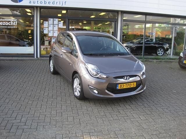 Bruin Gebruikt 2012 Hyundai ix20 MPV | € 7.450 (Iets duurder) - Afbeelding 1/4