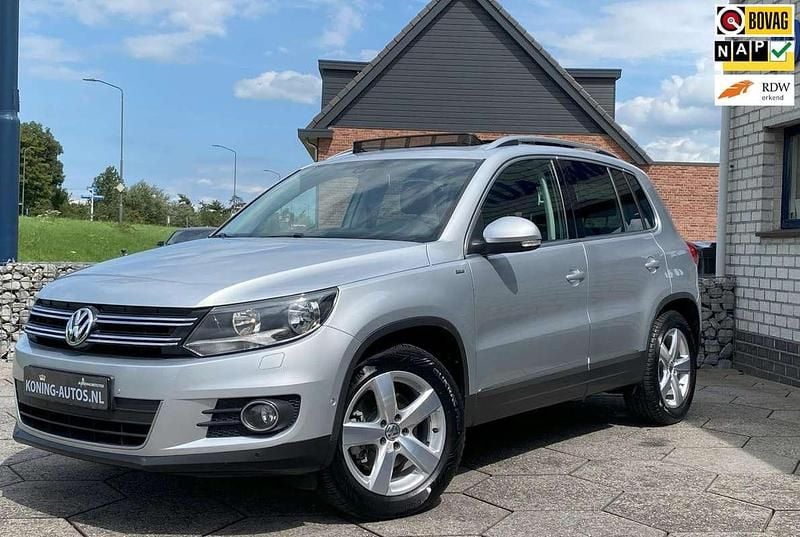 Grijs Gebruikt 2014 VW Tiguan R-line Edition SUV | € 12.445 (Eerlijke prijs) - Afbeelding 1/4