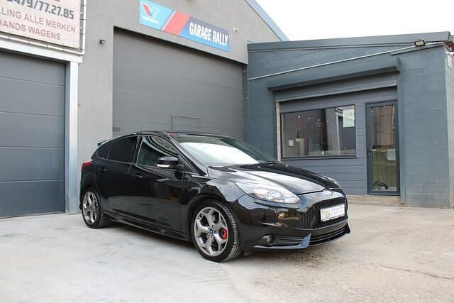 Zwart Gebruikt 2014 Ford Focus ST Hatchback | € 14.500 (Iets duurder) - Afbeelding 1/4