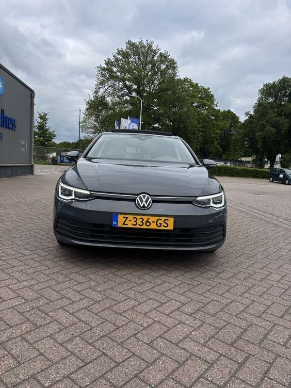 Grijs Gebruikt 2021 VW Golf VIII Style Stationwagen | € 25.000 (Eerlijke prijs) - Afbeelding 1/4