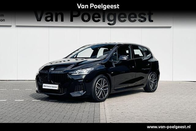 Zwart Gebruikt 2023 BMW 220 M Sport Stationwagen | € 38.900 (Goede deal) - Afbeelding 1/4