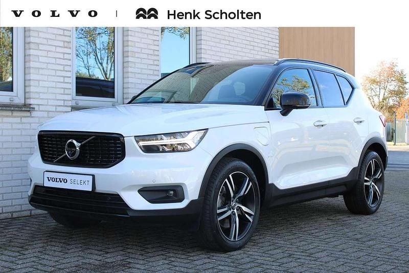 Wit (metallic) Gebruikt 2021 Volvo XC40 R-Design SUV | € 33.950 (Iets duurder) - Afbeelding 1/3