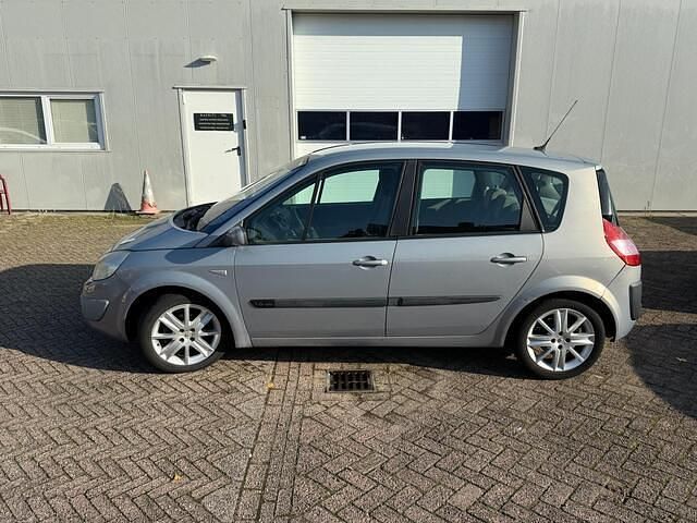 Beige Gebruikt 2004 Renault Scénic II Authentique MPV | € 2.950 (Iets duurder) - Afbeelding 1/4