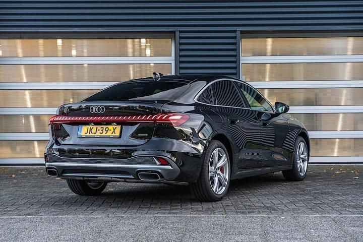 Occasion Audi A5 Advanced 299 PK (219 kW) 2025 Zwart Sedan