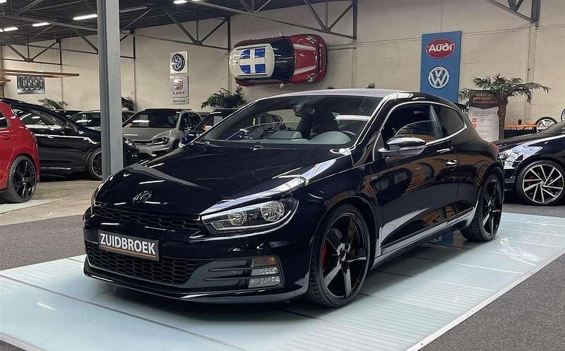 Zwart, metallic lak Gebruikt 2016 VW Scirocco CLUB Coupé | € 14.999 (Goede deal) - Afbeelding 1/4