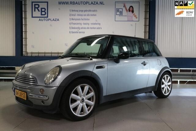 Grijs Gebruikt 2002 Mini Cooper Chili Hatchback | € 1.999 (Eerlijke prijs) - Afbeelding 1/4
