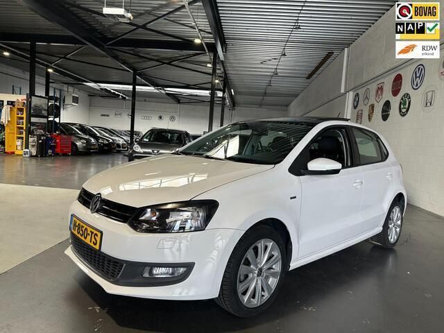 Wit Gebruikt 2013 VW Polo R-line Edition Hatchback | € 7.999 (Iets duurder) - Afbeelding 1/4