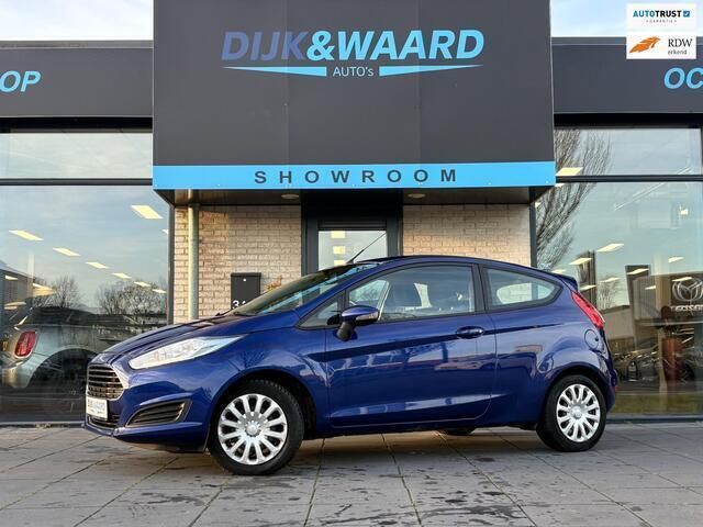 Blauw Gebruikt 2015 Ford Fiesta Trend Hatchback | € 7.450 (Eerlijke prijs) - Afbeelding 1/4