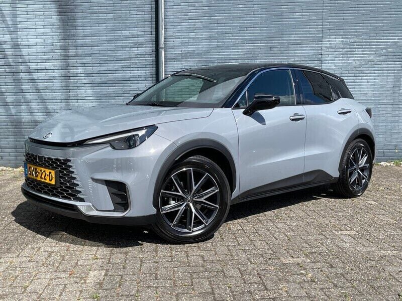 Grijs Gebruikt 2025 Lexus LBX SUV | € 38.900 (Eerlijke prijs) - Afbeelding 1/4