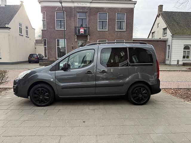 Grijs Occasion 2017 Citroën Berlingo XTR MPV | € 10.495 (Eerlijke prijs) - Afbeelding 1/4