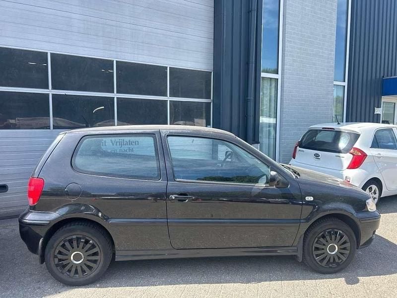 Zwart Gebruikt 2001 VW Polo Edition Hatchback | € 725 (Super prijs) - Afbeelding 1/4