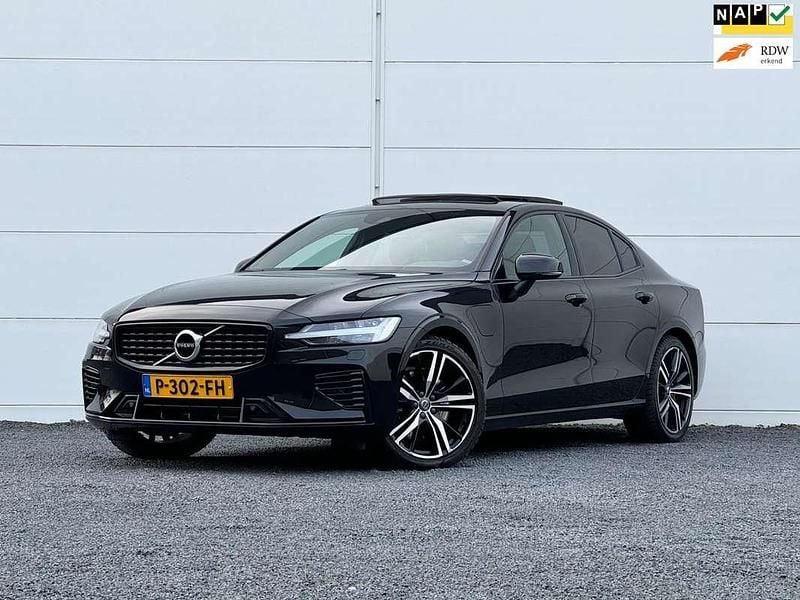 Zwart Occasion 2022 Volvo S60 R-Design Sedan | € 35.945 (Super prijs) - Afbeelding 1/4