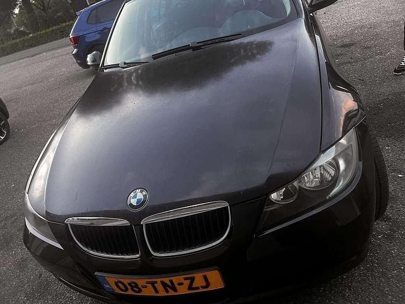 Zwart Gebruikt 2006 BMW 318 Sedan | € 900 - Afbeelding 1/4