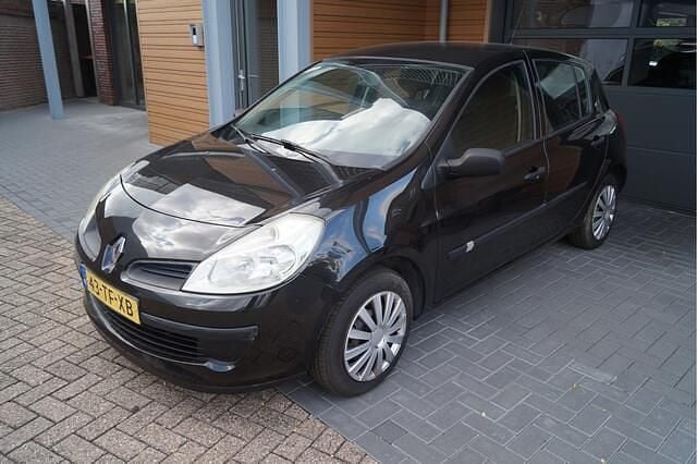 Zwart Gebruikt 2006 Renault Clio R.S. Dynamique Hatchback | € 2.150 (Iets duurder) - Afbeelding 1/4
