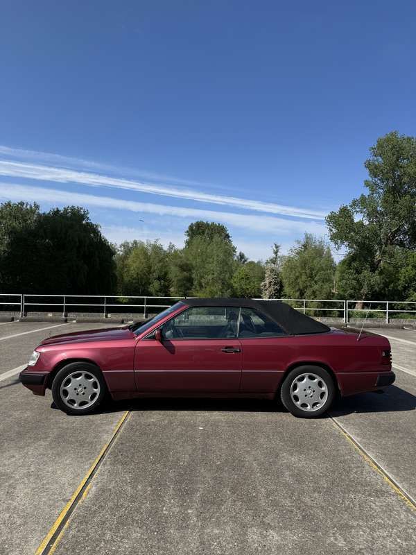 Gebruikt 1992 Mercedes E300 Cabriolet | € 20.000 - Afbeelding 1/4