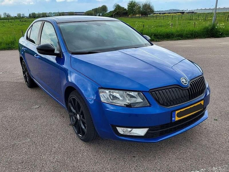 Blauw Gebruikt 2014 Skoda Octavia Elegance Sedan | € 11.999 (Iets duurder) - Afbeelding 1/4