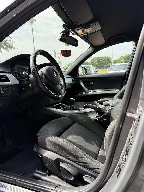 Grijs Gebruikt 2011 BMW 318 M Sport Stationwagen | € 3.500 (Super prijs) - Afbeelding 1/4