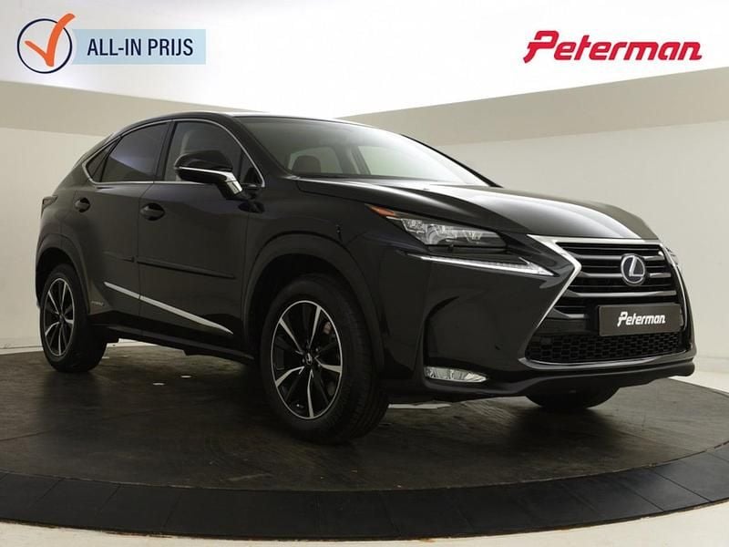 Zwart (metallic) Occasion 2017 Lexus NX300h Luxury Line SUV | € 26.399 (Goede deal) - Afbeelding 1/4