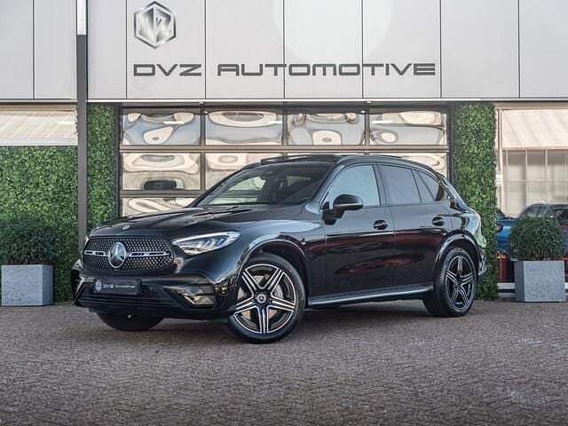 Zwart Gebruikt 2023 Mercedes GLC200 AMG line SUV | € 61.950 (Eerlijke prijs) - Afbeelding 1/4
