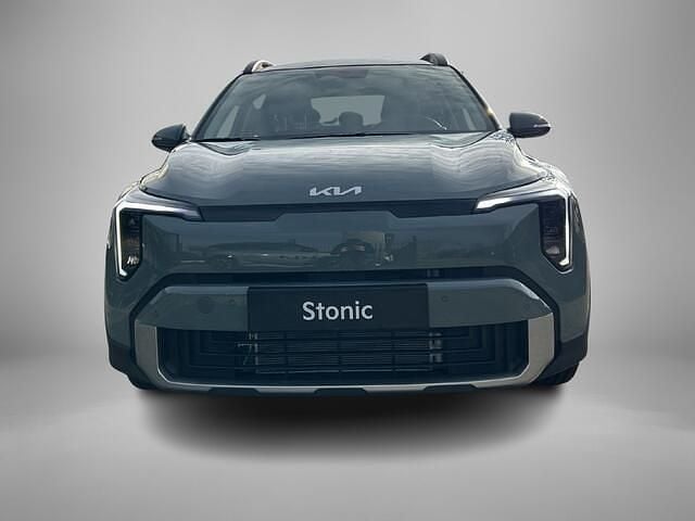 Nieuw Kia Stonic 116 PK (85 kW) 2026 Groen metallic SUV