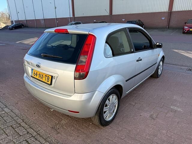 Occasion Ford Fiesta Ghia 80 PK (58 kW) 2004 Grijs Hatchback