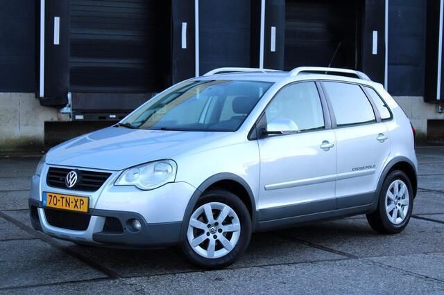 Grijs Gebruikt 2007 VW Polo Cross Hatchback | € 1.999 (Eerlijke prijs) - Afbeelding 1/4