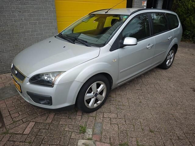Occasion Ford Focus Ambiente 125 PK (91 kW) 2008 Grijs (metallic) Stationwagen
