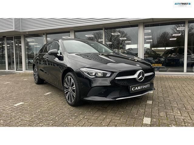 Zwart Occasion 2022 Mercedes CLA250 Shooting Brake Luxury Stationwagen | € 26.850 (Super prijs) - Afbeelding 1/4