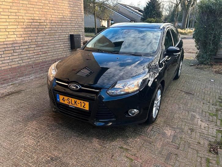 Zwart Occasion 2013 Ford Focus Titanium Stationwagen | € 3.750 (Goede deal) - Afbeelding 1/4