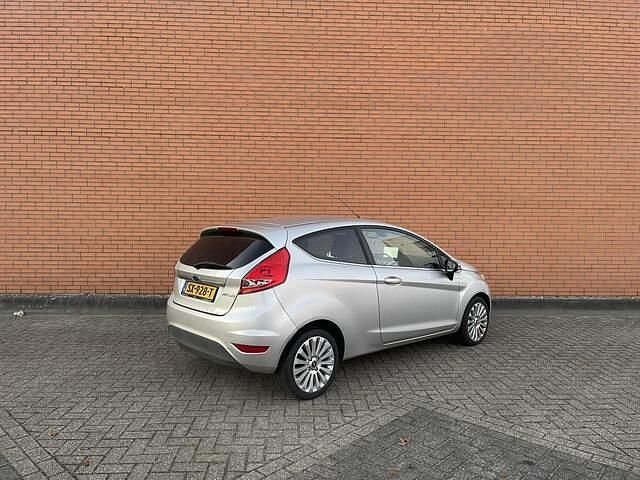 Occasion Ford Fiesta Ghia 97 PK (71 kW) 2009 Grijs Hatchback