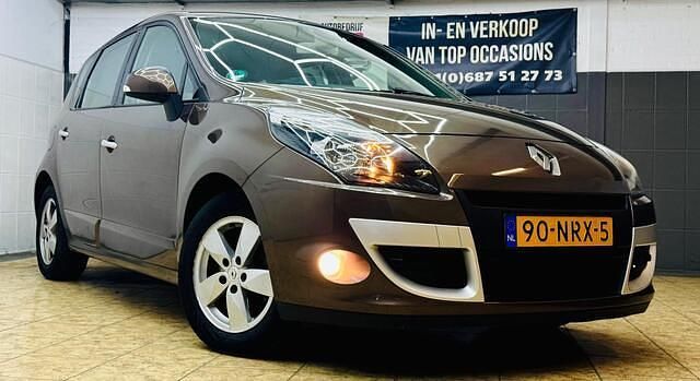 Bruin Gebruikt 2010 Renault Scénic III Dynamique MPV | € 4.750 (Eerlijke prijs) - Afbeelding 1/4