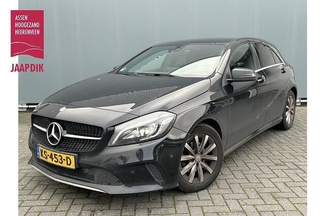 Zwart Gebruikt 2016 Mercedes A180 Edition Hatchback | € 9.444 (Duur) - Afbeelding 1/4