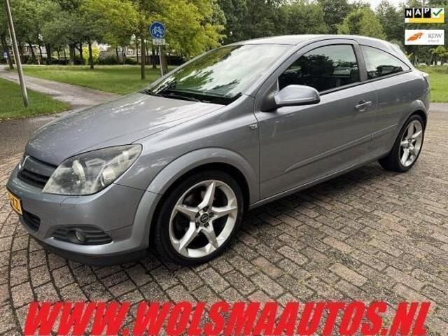 Grijs Gebruikt 2005 Opel Astra GTC Sport Hatchback | € 2.750 - Afbeelding 1/4