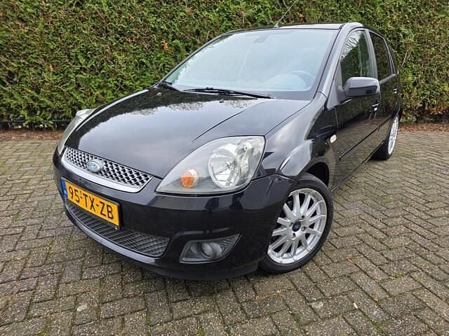 Zwart Gebruikt 2007 Ford Fiesta Futura Hatchback | € 1.950 (Goede deal) - Afbeelding 1/4