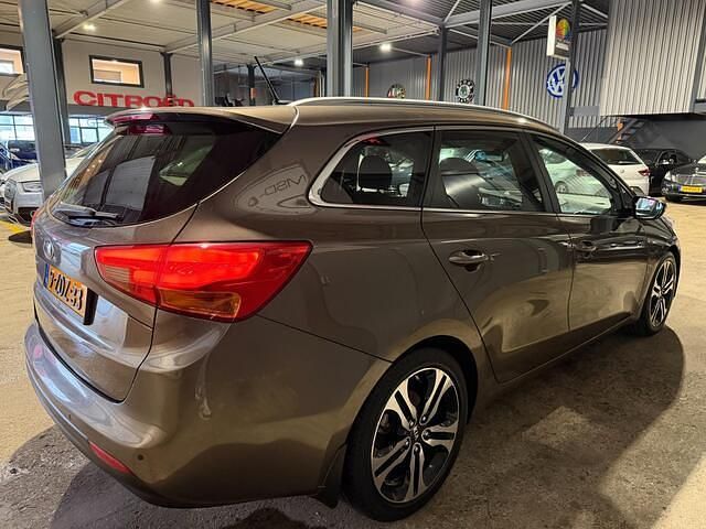Occasion Kia Ceed Sportswagon 135 PK (99 kW) 2014 Bruin (metallic) Stationwagen