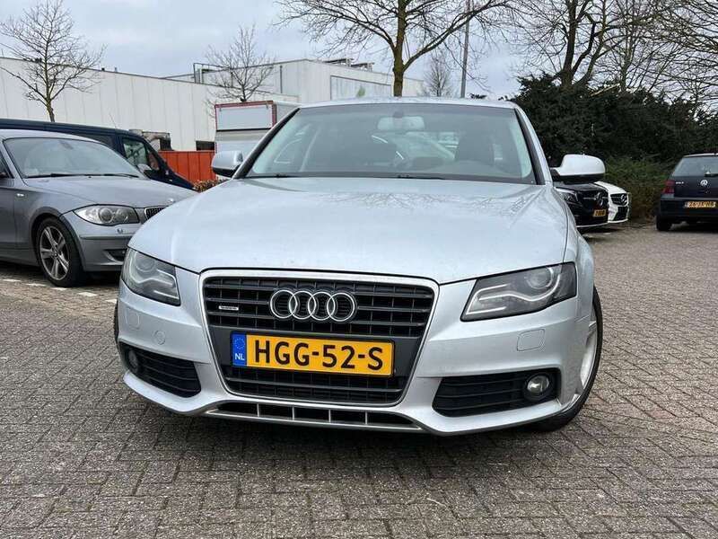 Grijs Gebruikt 2011 Audi A4 Sedan | € 10.500 (Eerlijke prijs) - Afbeelding 1/4