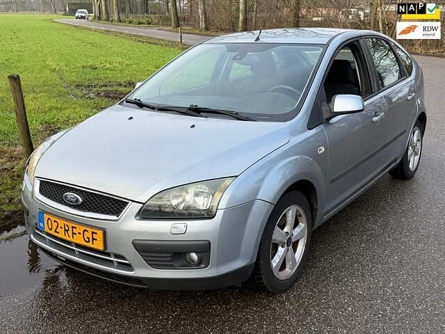 Occasion Ford Focus 101 PK (74 kW) 2005 Grijs Hatchback