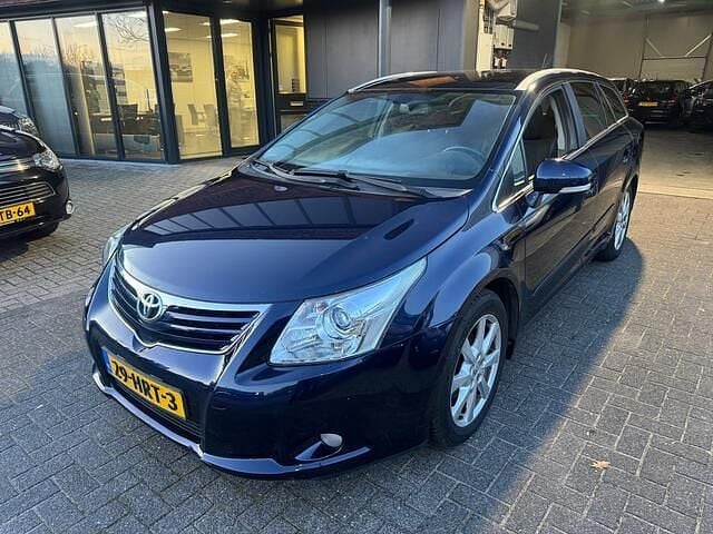 Blauw Gebruikt 2009 Toyota Avensis Stationwagen | € 4.995 (Eerlijke prijs) - Afbeelding 1/4
